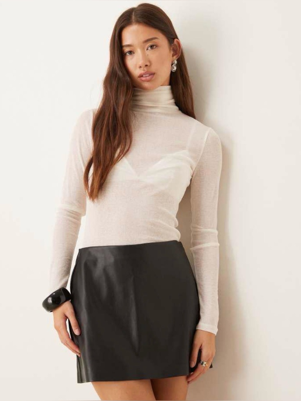 Abercrombie & Fitch ultra-high rise faux-leather black mini skort- size medium - Picture 3 of 6